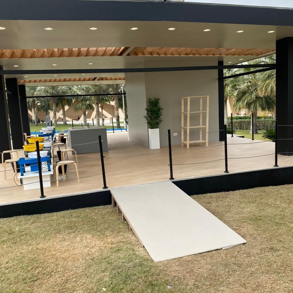 اعمال تنفيذ كافي شوب و لاونج خارجي و داخلي